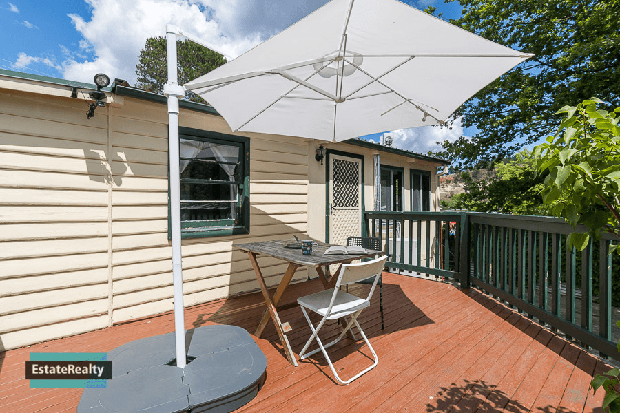 1 Braidwood Rd, Captains Flat, NSW 2623