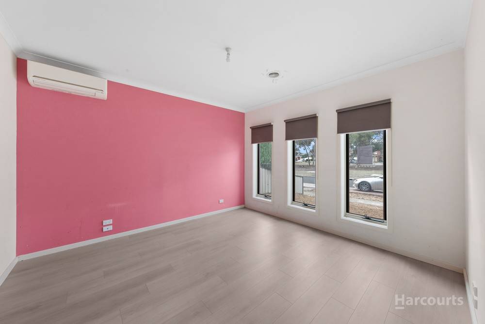19 Nobel Banks Drive, Cairnlea, VIC 3023