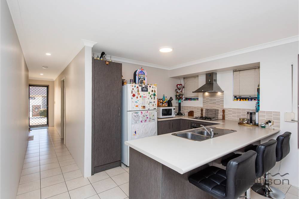 30 Panozza Circle, MADDINGTON, WA 6109