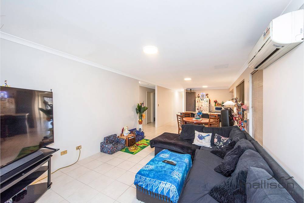 30 Panozza Circle, MADDINGTON, WA 6109