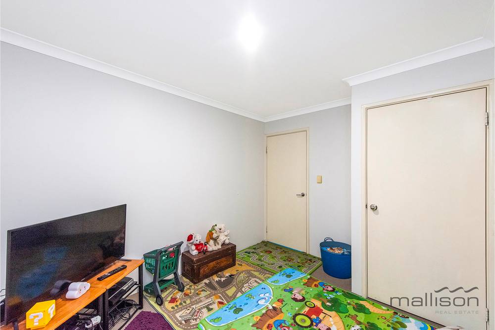 30 Panozza Circle, MADDINGTON, WA 6109