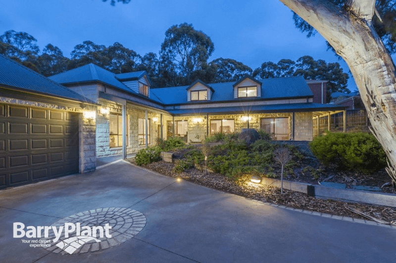 51 Fullwood Drive, SUNBURY, VIC 3429