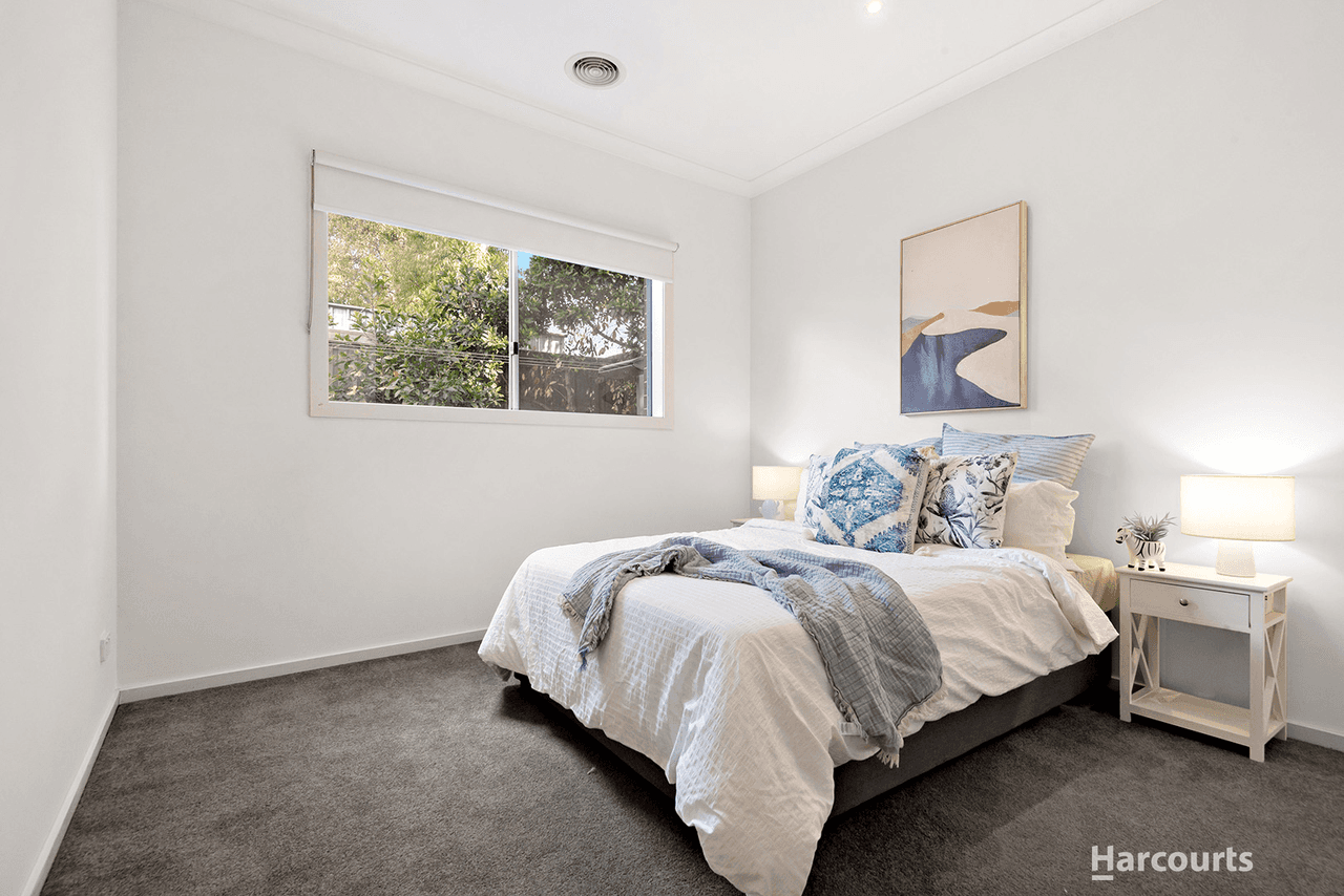 19 Nature Circuit, CRANBOURNE NORTH, VIC 3977