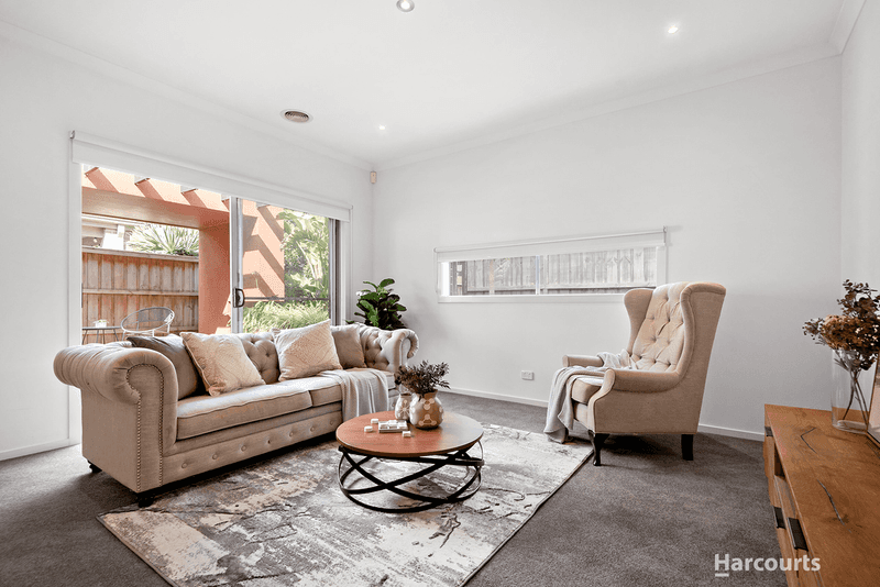 19 Nature Circuit, CRANBOURNE NORTH, VIC 3977