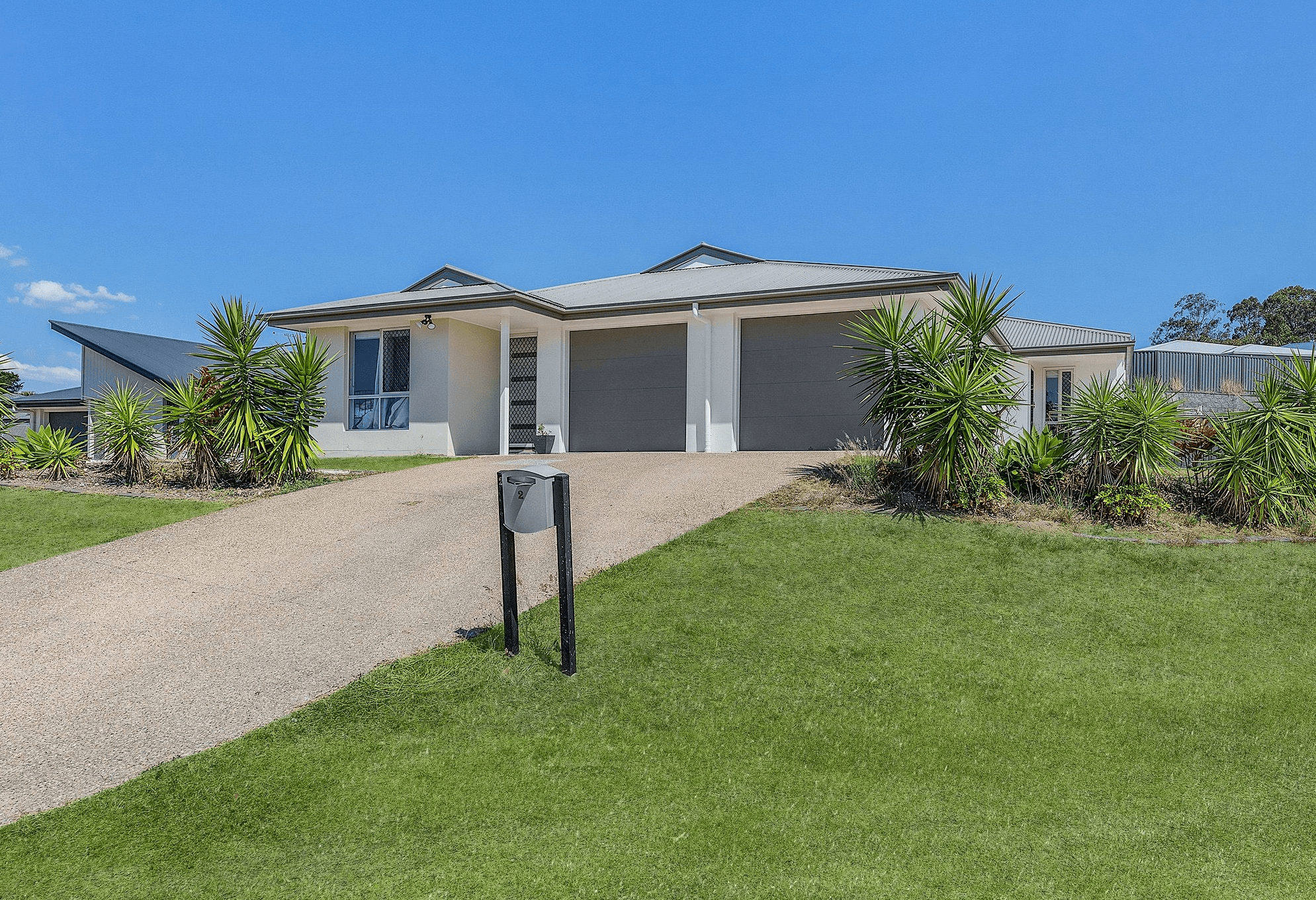 2/2 Dredge Circle, BRASSALL, QLD 4305