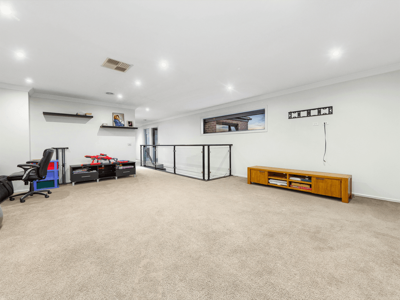 8 Maplewood Court, CRANBOURNE NORTH, VIC 3977