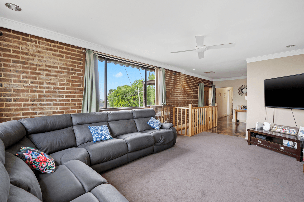 1 Barrett Street, UPPER FERNTREE GULLY, VIC 3156