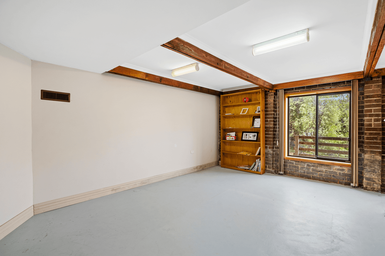 1 Barrett Street, UPPER FERNTREE GULLY, VIC 3156