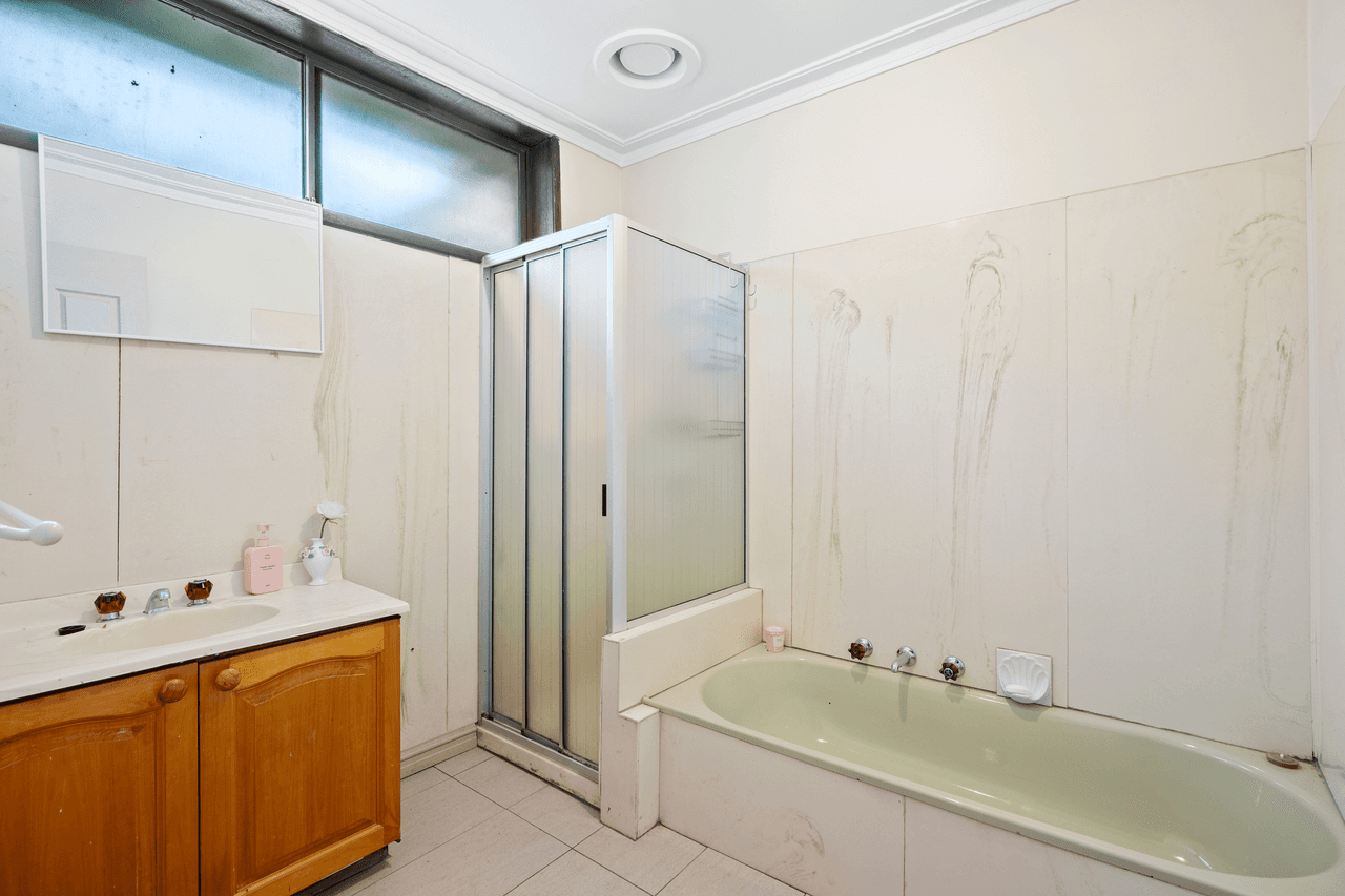 1 Barrett Street, UPPER FERNTREE GULLY, VIC 3156