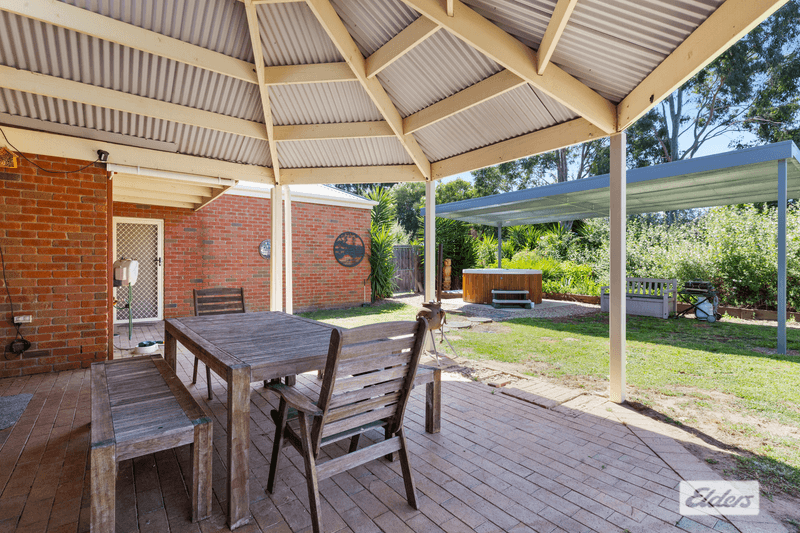 49 Willow Way, Table Top, NSW 2640