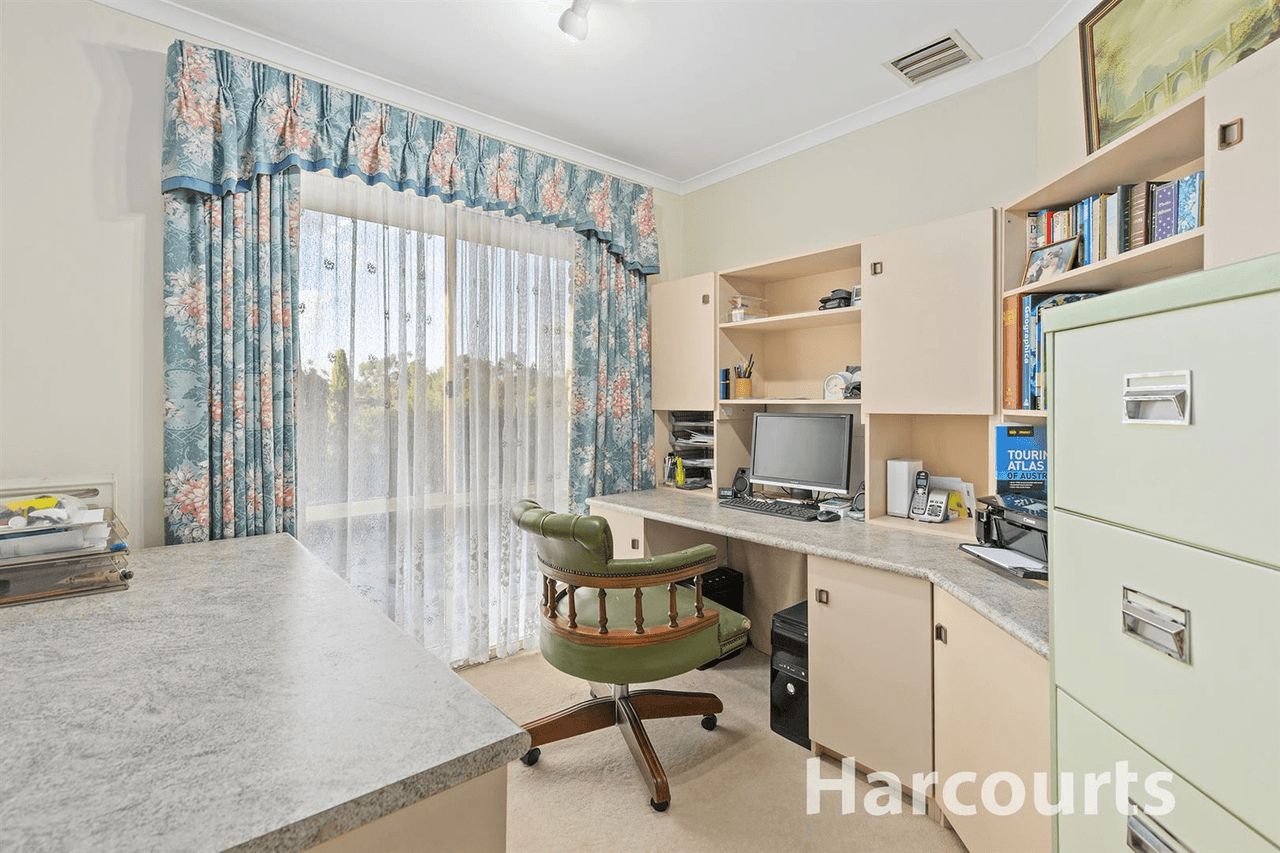 24  Watersedge Close, KNOXFIELD, VIC 3180