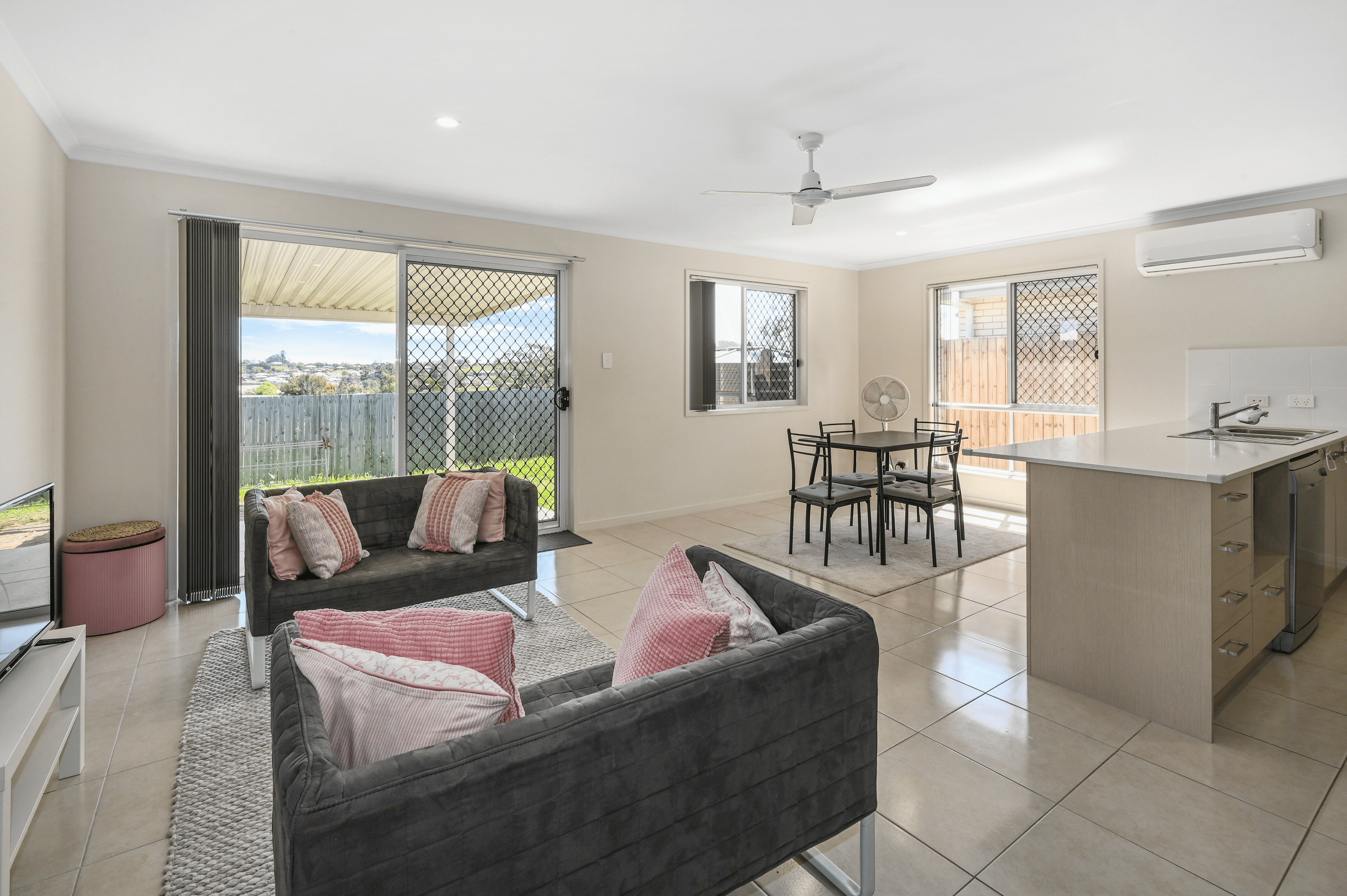 9 Gains Place, GLENVALE, QLD 4350