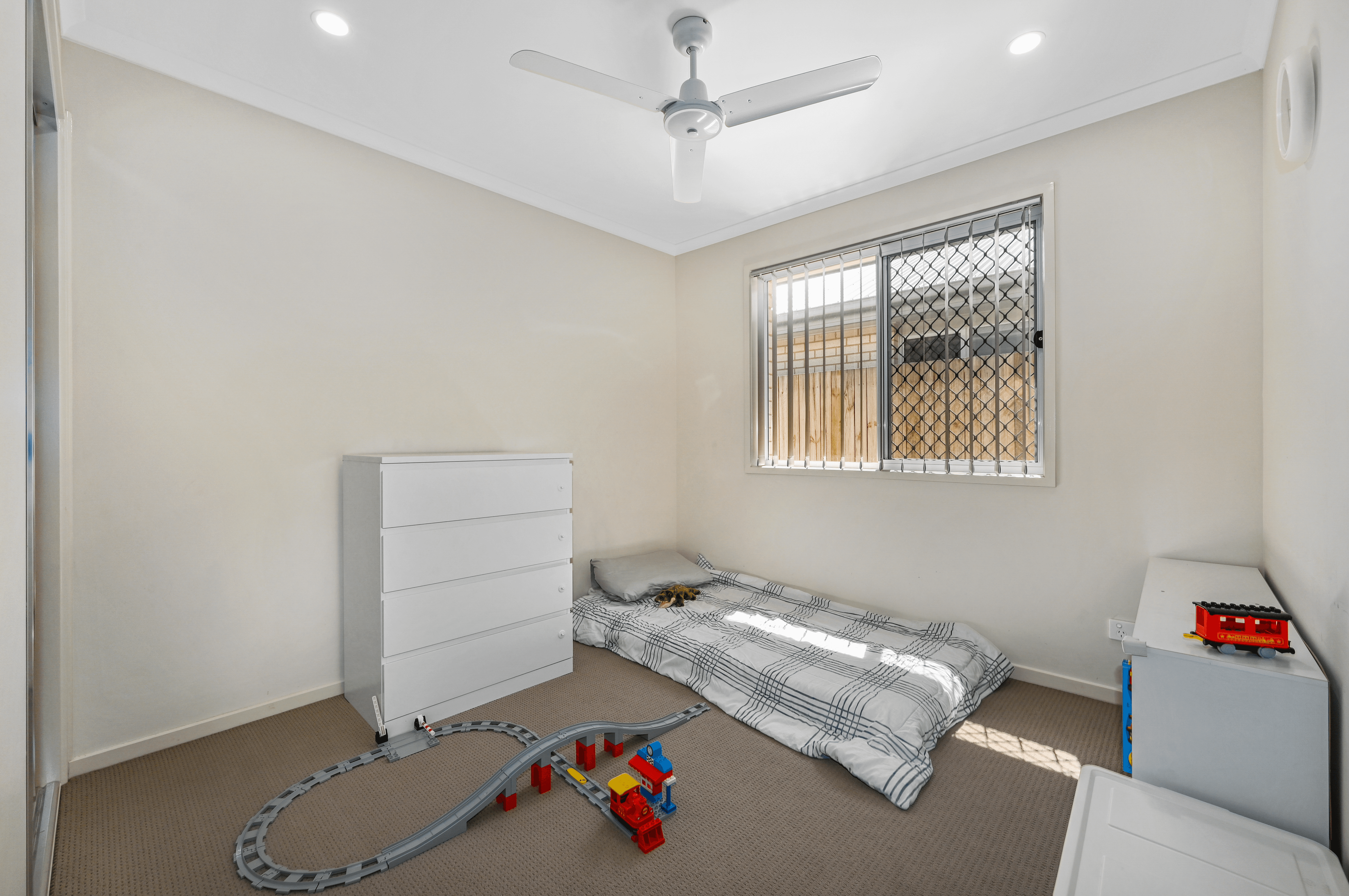 9 Gains Place, GLENVALE, QLD 4350