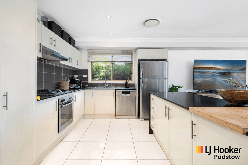 1/2A Labuan Road, WATTLE GROVE, NSW 2173