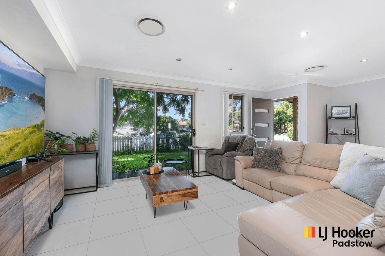 1/2A Labuan Road, WATTLE GROVE, NSW 2173