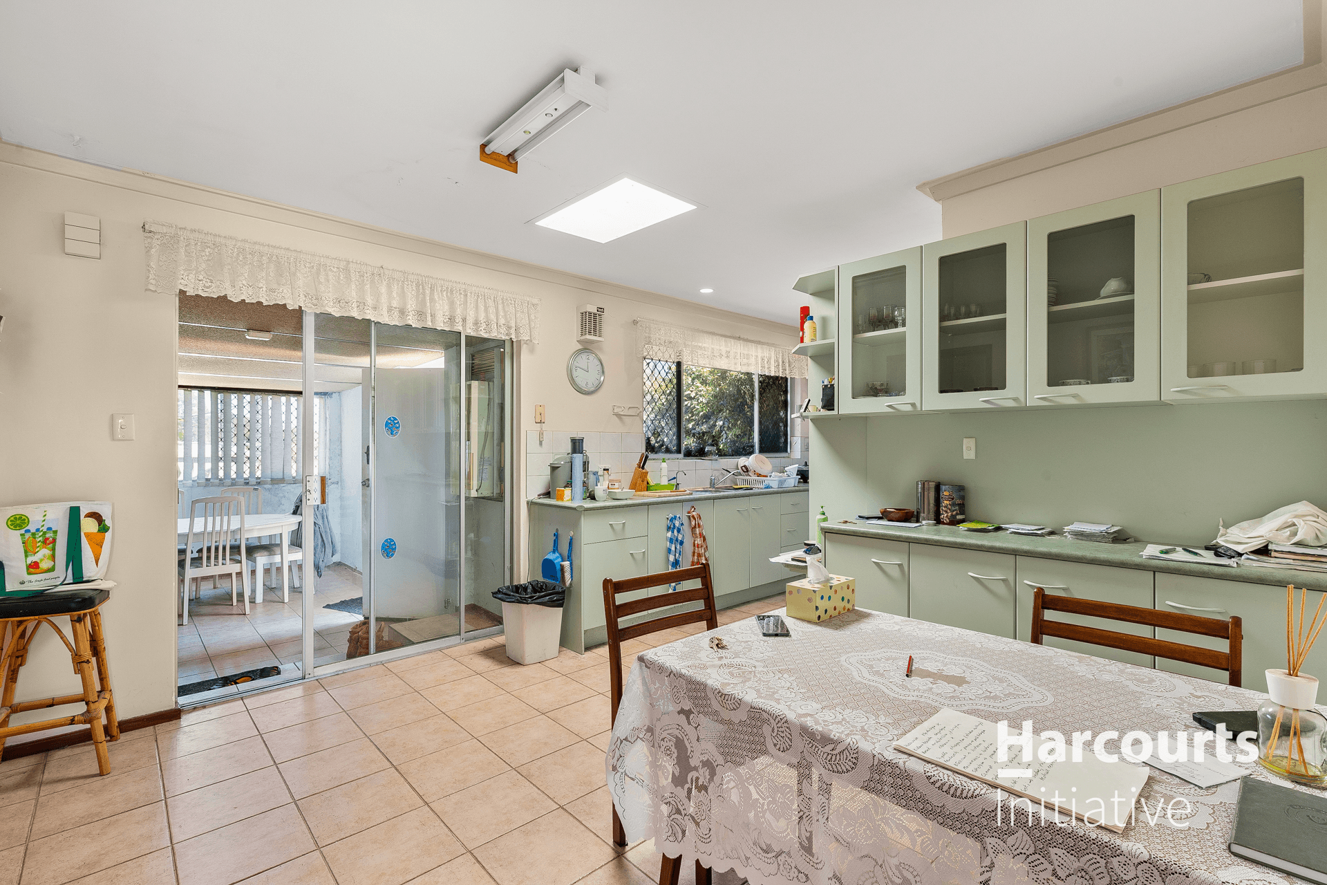 6 Dressler Way, GIRRAWHEEN, WA 6064