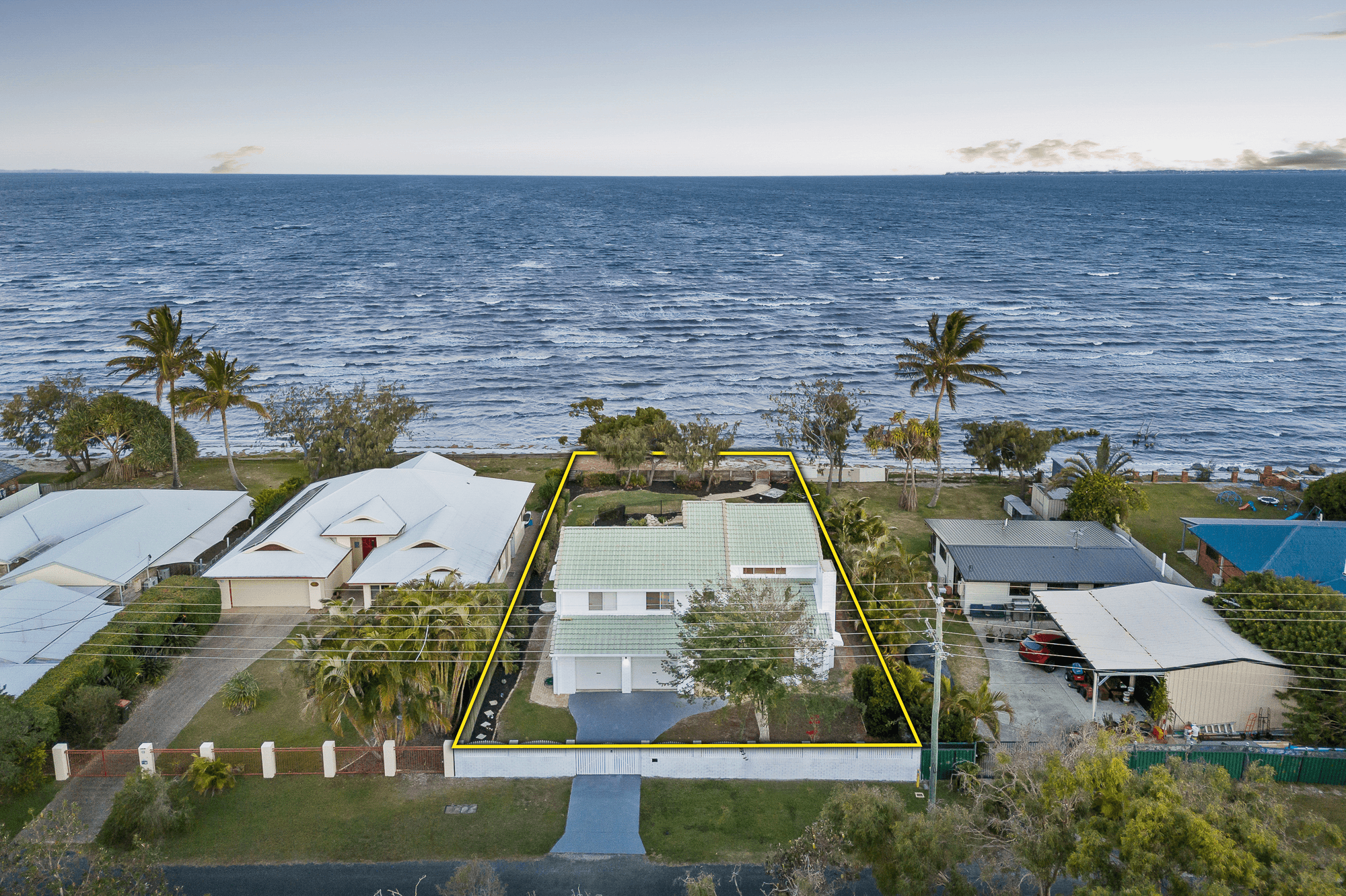 34 Bayside Drive, BEACHMERE, QLD 4510