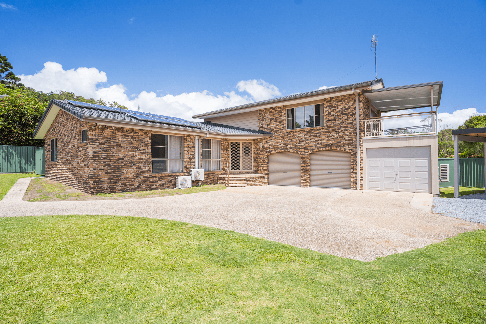 2 Coonawarra Court, Ocean Shores, NSW 2483