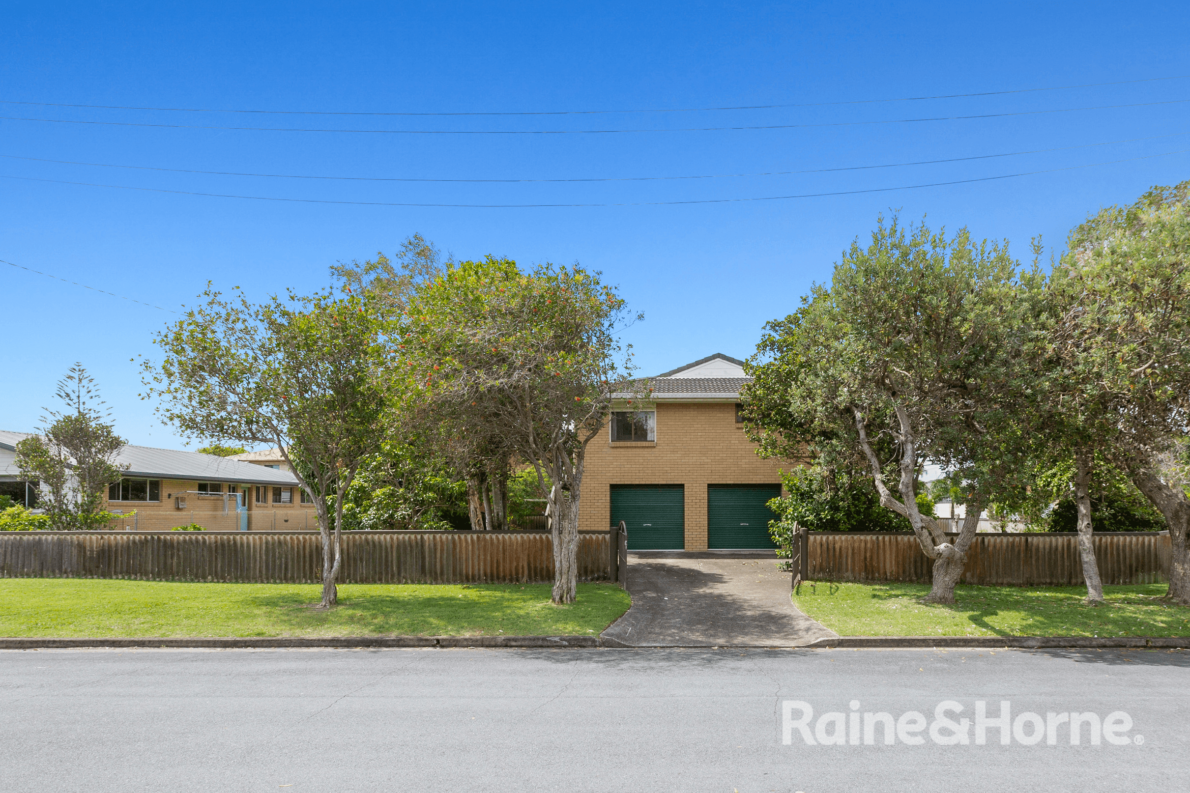 20 Elanora Avenue, POTTSVILLE, NSW 2489