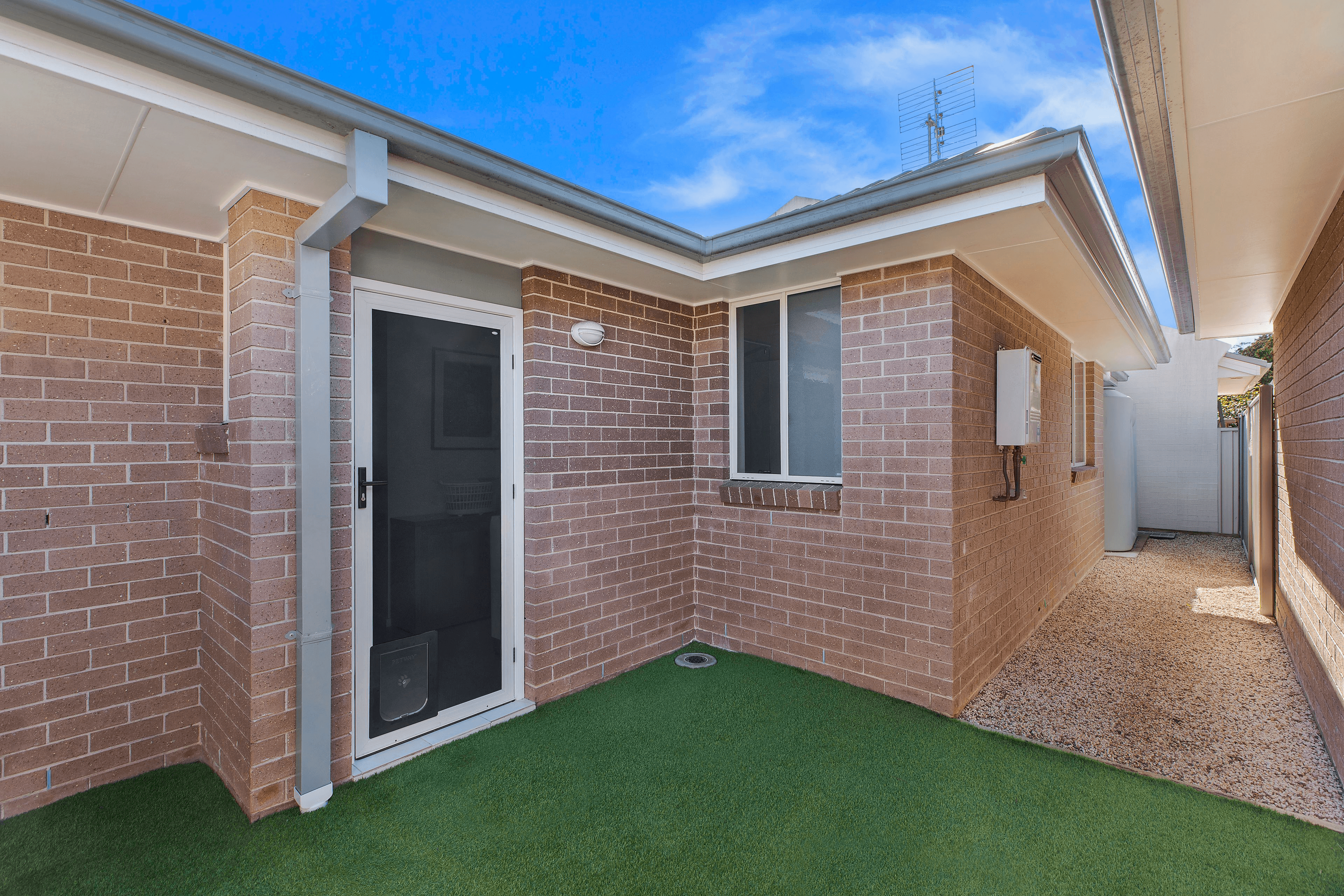 2/2-4 Waitangi Street, Blackwall, NSW 2256