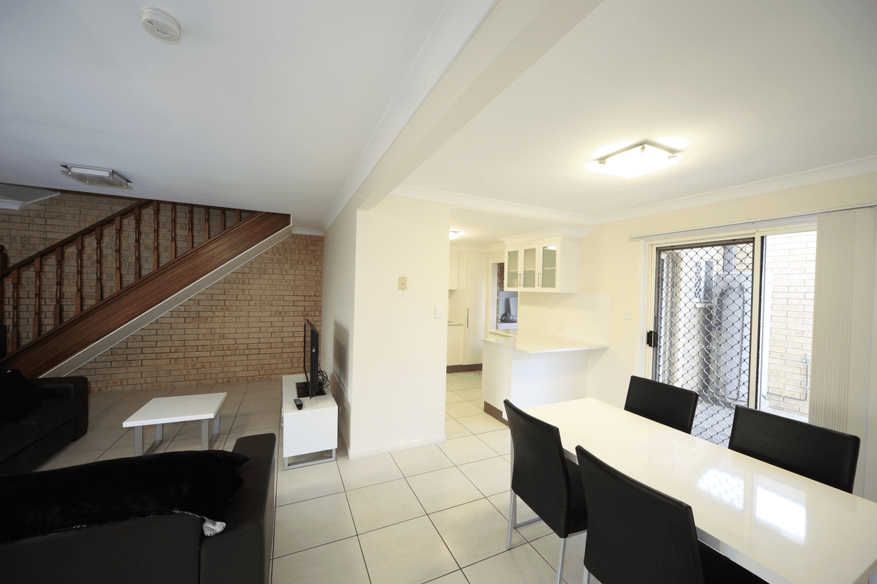 7/143  Egerton Street, EMERALD, QLD 4720