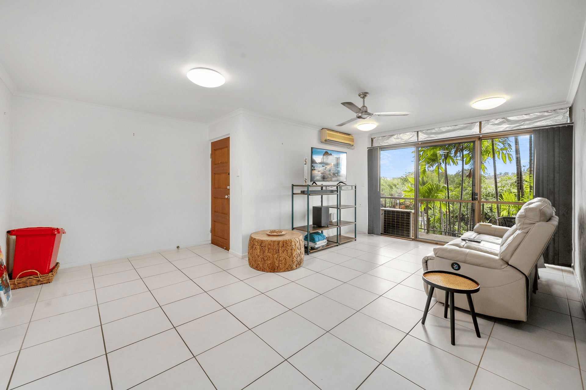 Unit 2/64 Warburton St, Castle Hill, QLD 4810