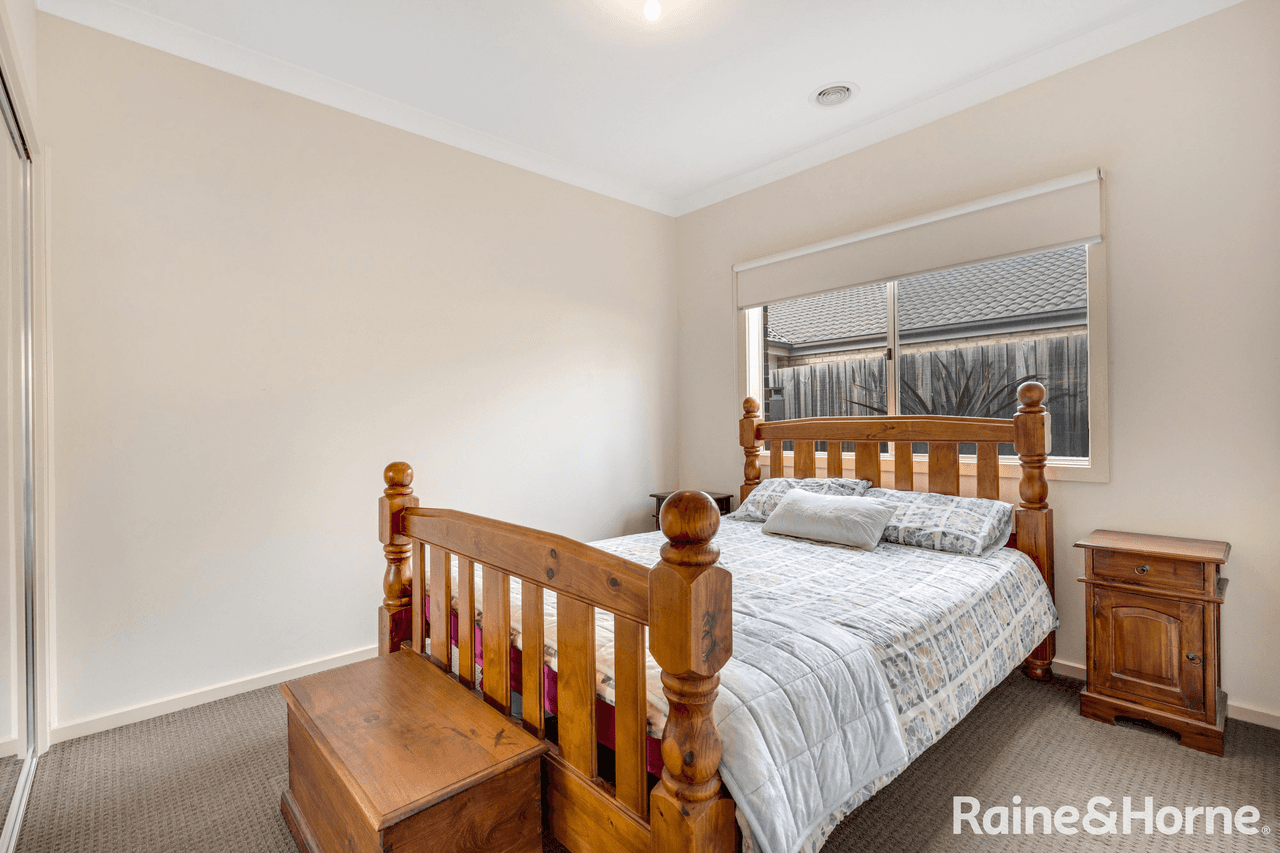 43 Courtney Drive, SUNBURY, VIC 3429