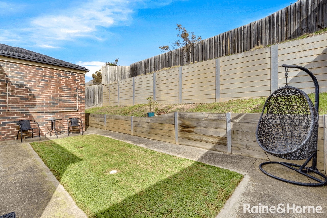 43 Courtney Drive, SUNBURY, VIC 3429