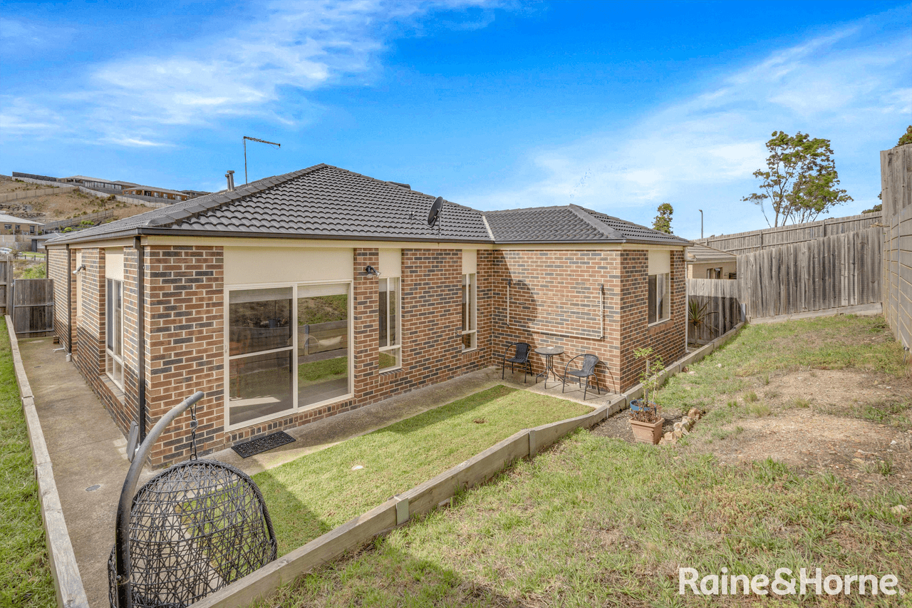 43 Courtney Drive, SUNBURY, VIC 3429