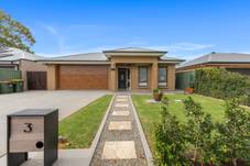 3 The Parkway, NURIOOTPA, SA 5355