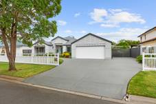10 King Island Drive, WELLINGTON POINT, QLD 4160