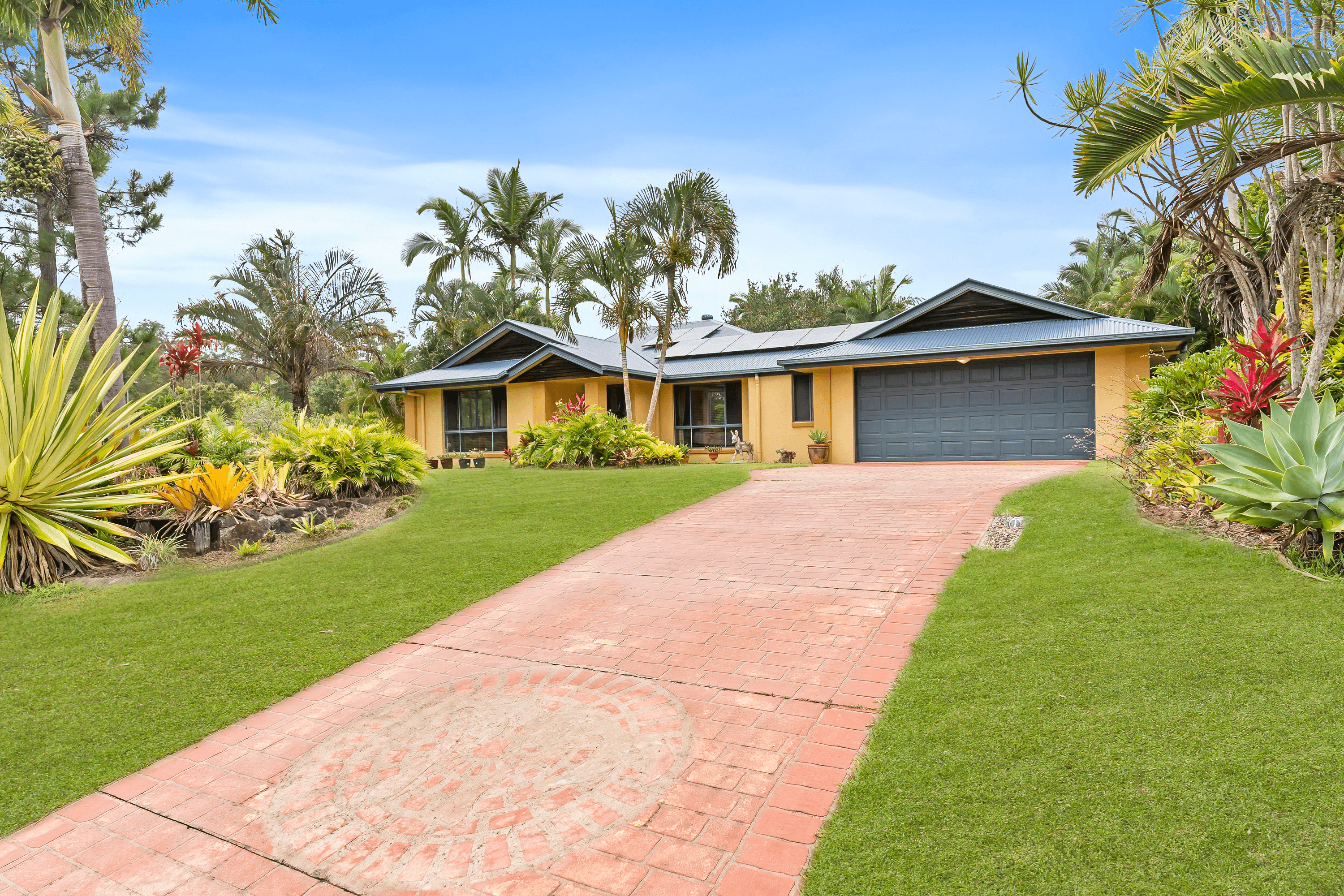 1 Wattlebird Place, Landsborough, QLD 4550