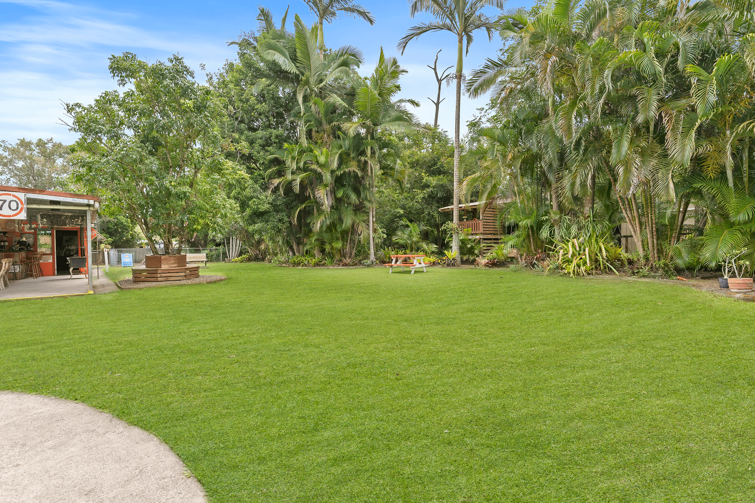 1 Wattlebird Place, Landsborough, QLD 4550