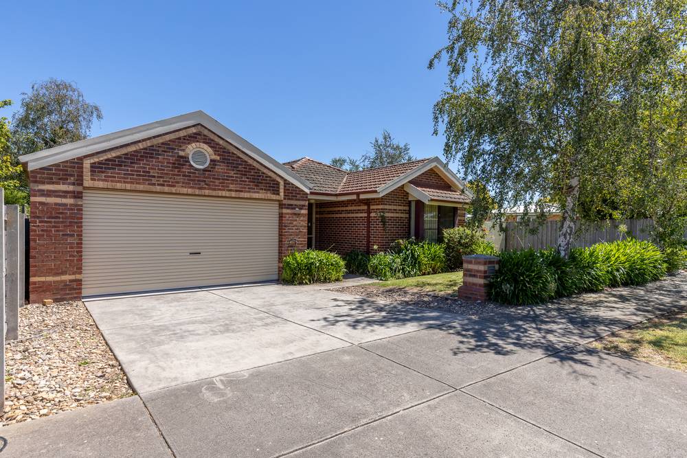 2 Woodburne Drive, SALE, VIC 3850