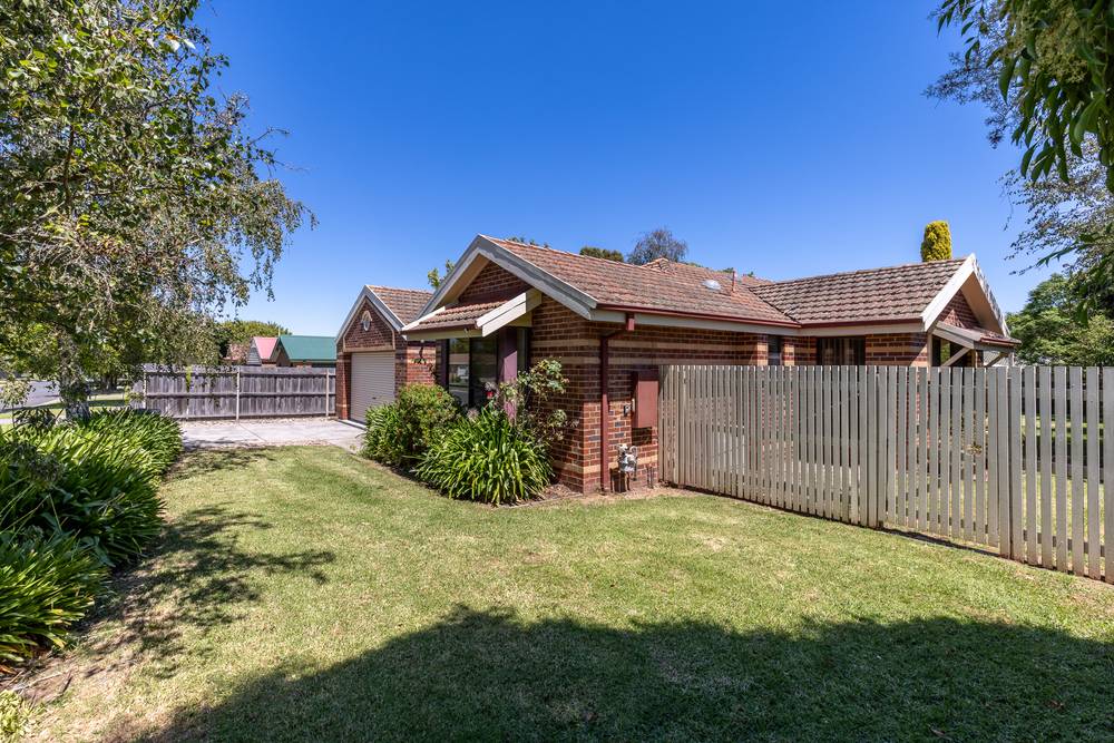 2 Woodburne Drive, SALE, VIC 3850