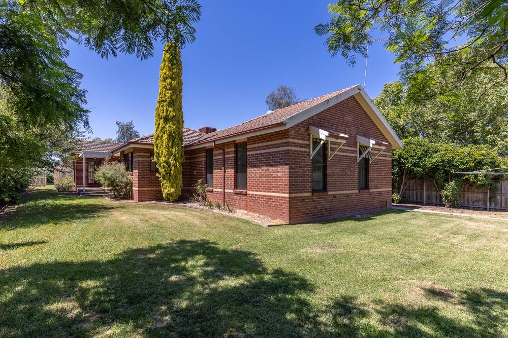 2 Woodburne Drive, SALE, VIC 3850