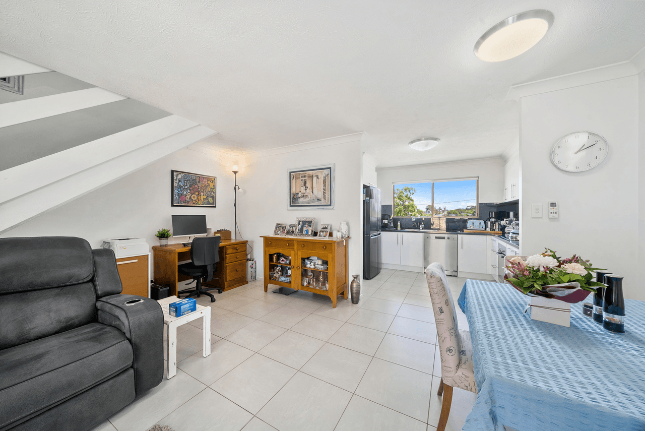 10/45 Marine Parade, REDCLIFFE, QLD 4020