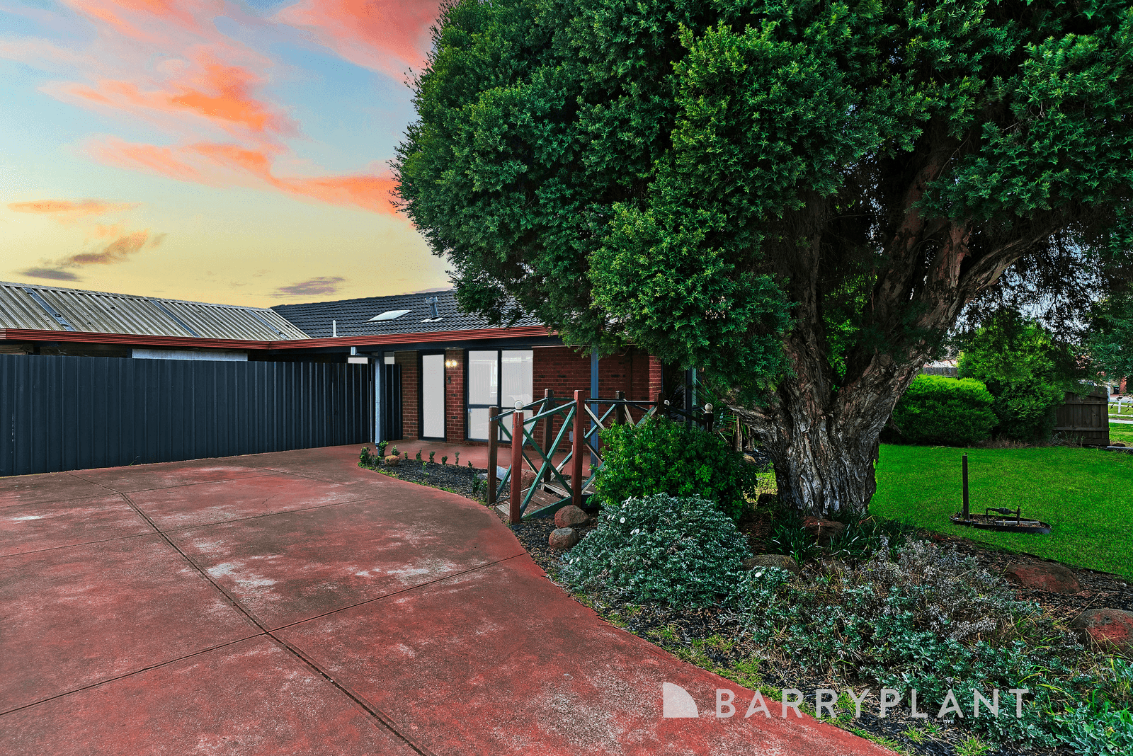 12 Lloyd Court, Brookfield, VIC 3338