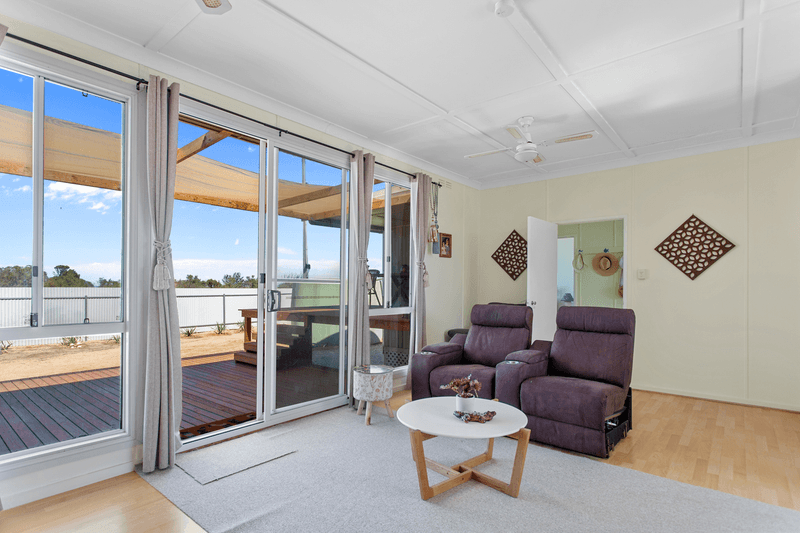 81 The Esplanade, THOMPSON BEACH, SA 5501