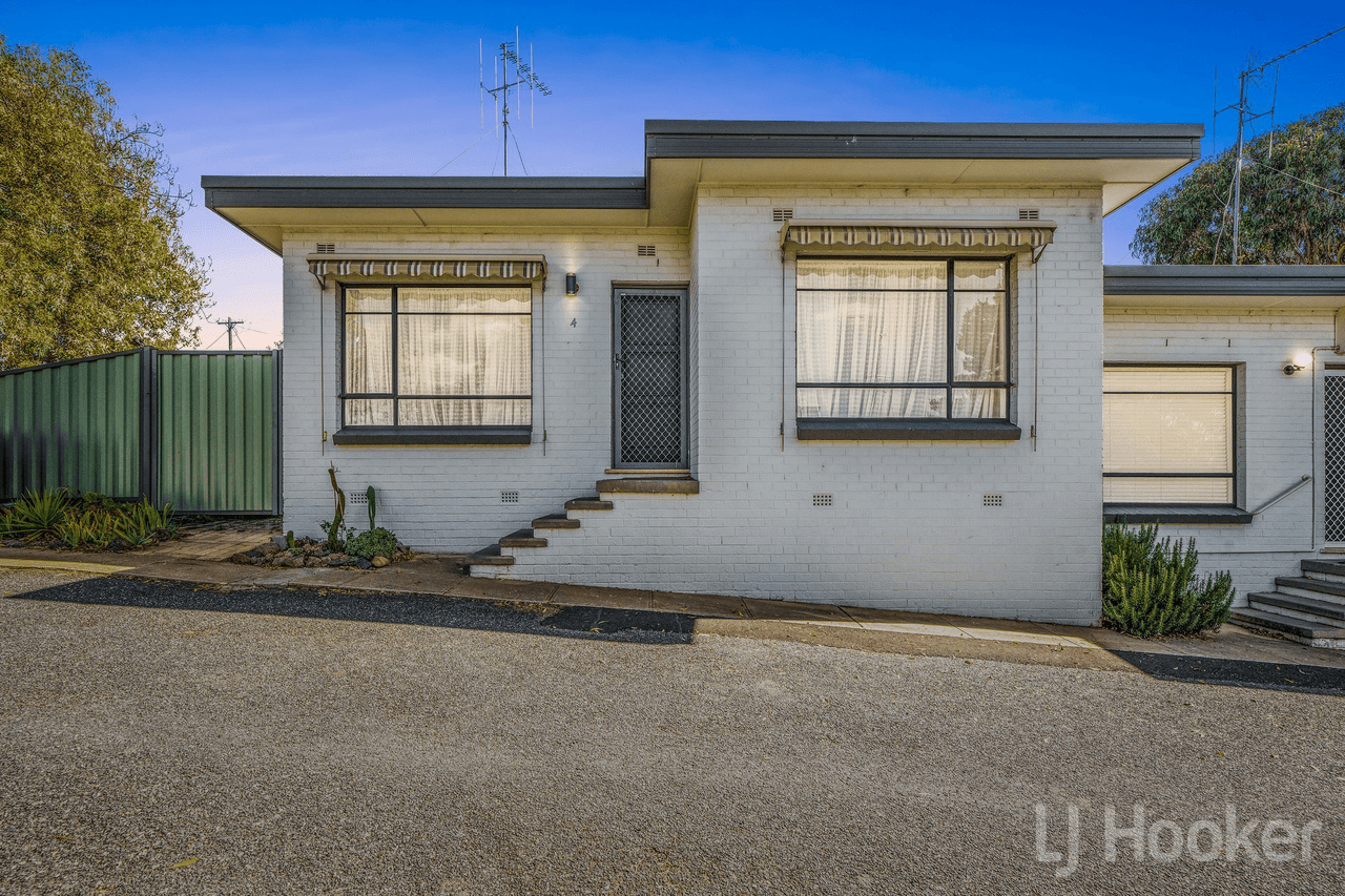 4/18 Gilmore Place, QUEANBEYAN WEST, NSW 2620