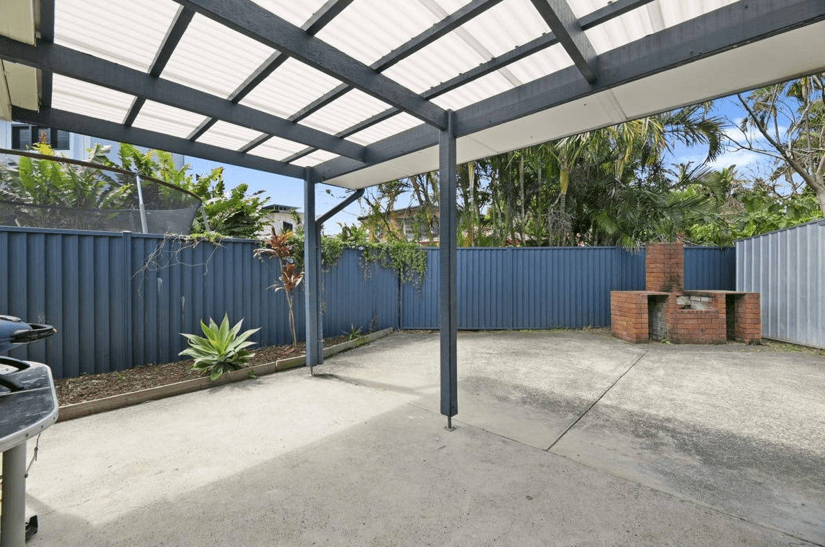 8 Currumbin Creek Road, CURRUMBIN WATERS, QLD 4223