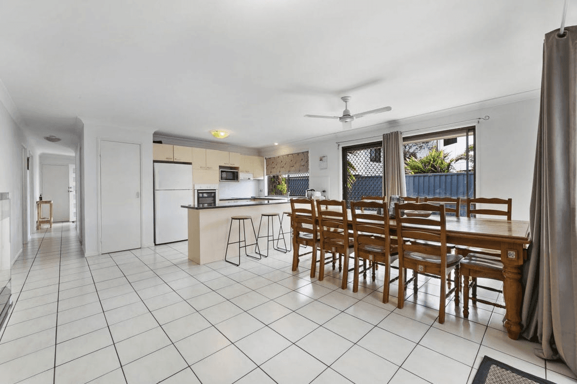 8 Currumbin Creek Road, CURRUMBIN WATERS, QLD 4223