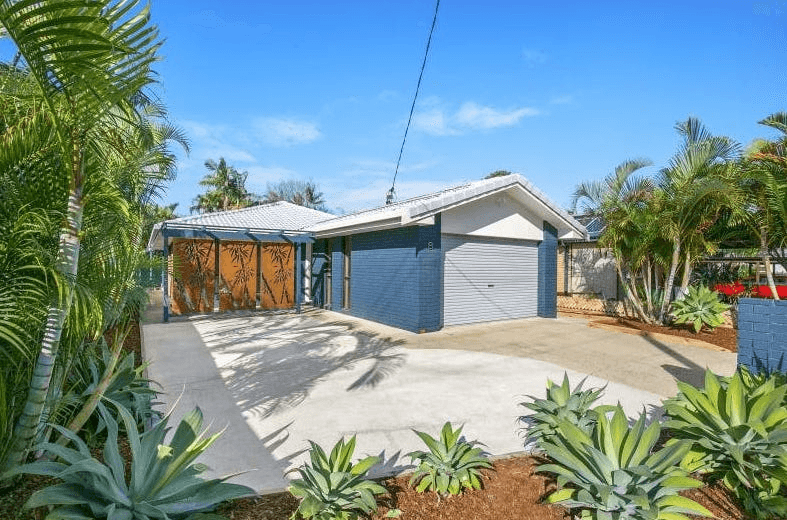 8 Currumbin Creek Road, CURRUMBIN WATERS, QLD 4223