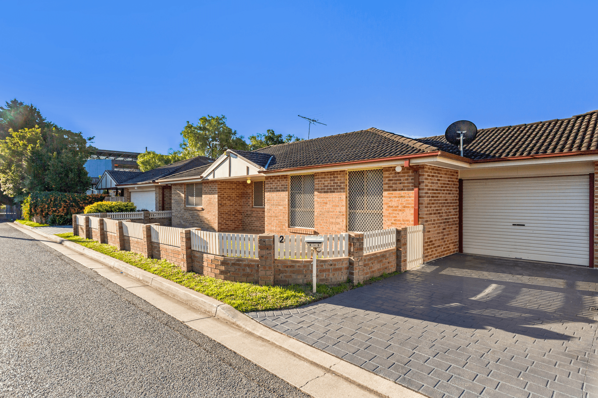 2/19 Broe Avenue, East Hills, NSW 2213