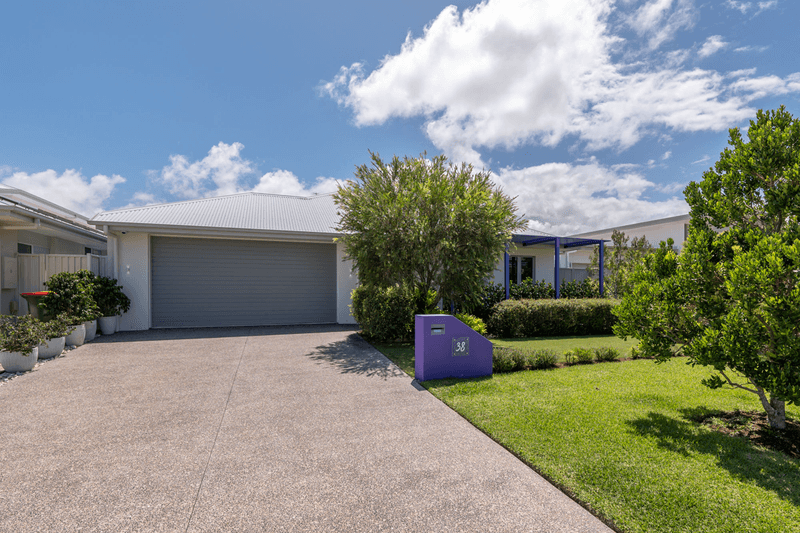 38 Marmont Street, PELICAN WATERS, QLD 4551