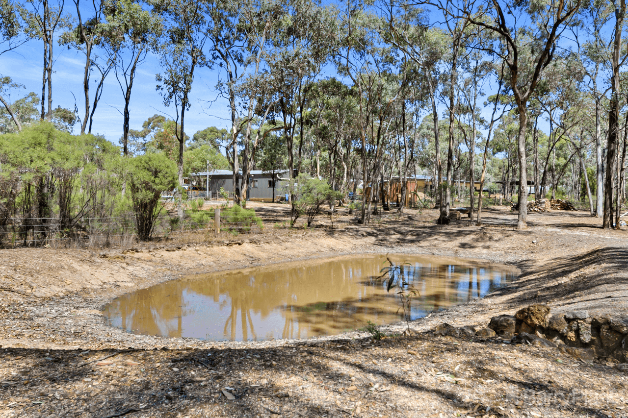 76 - 76A Binks Road, Junortoun, VIC 3551