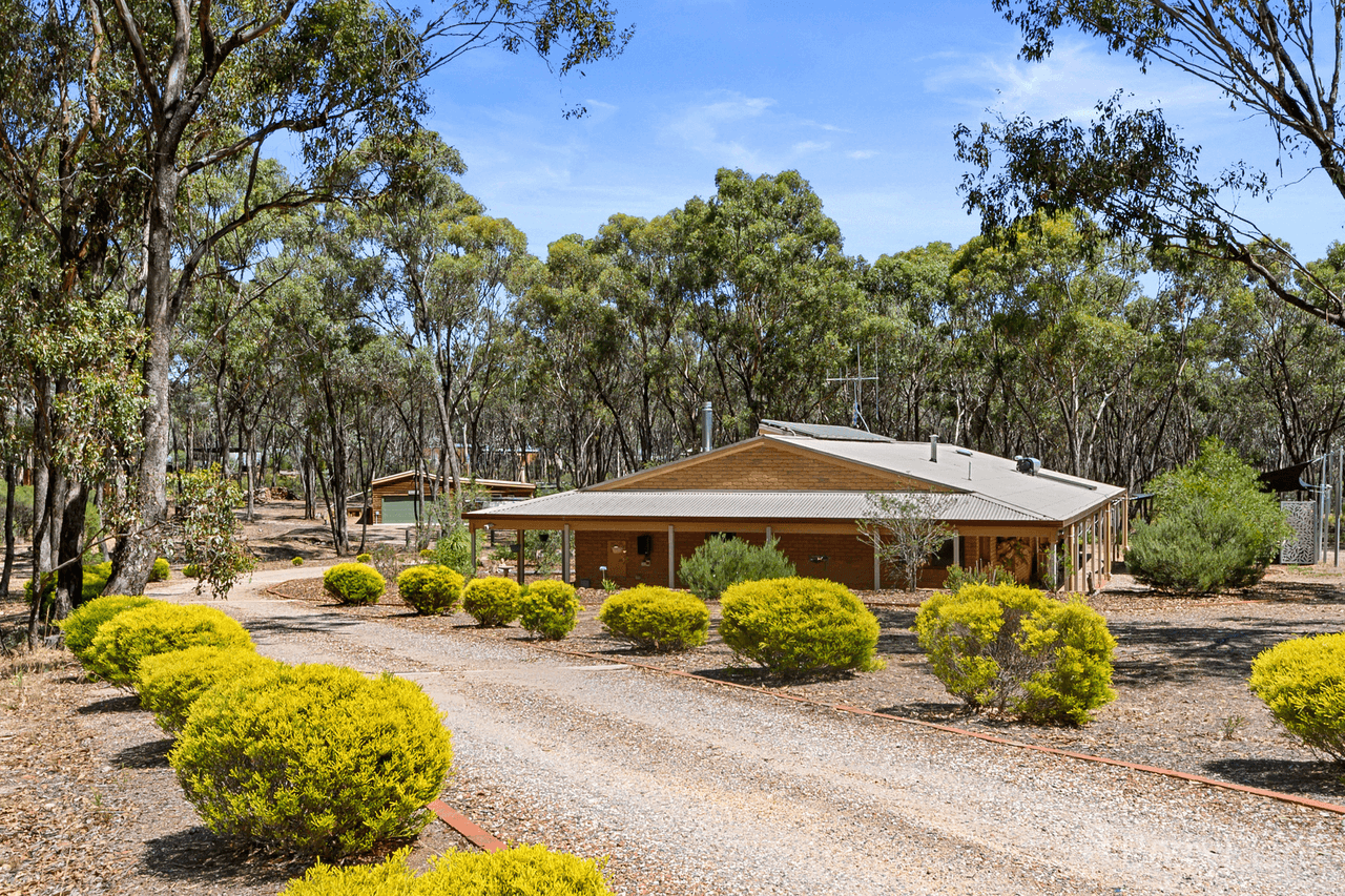 76 - 76A Binks Road, Junortoun, VIC 3551