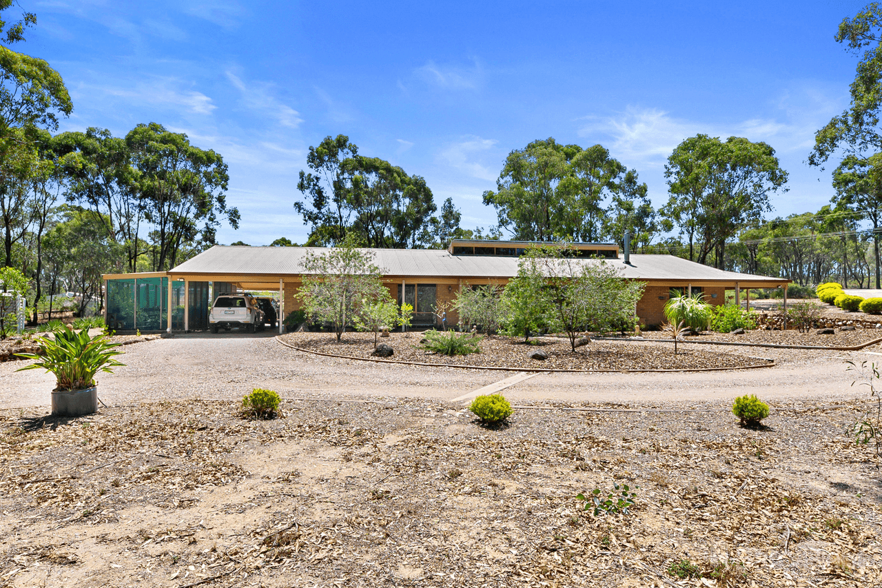 76 - 76A Binks Road, Junortoun, VIC 3551