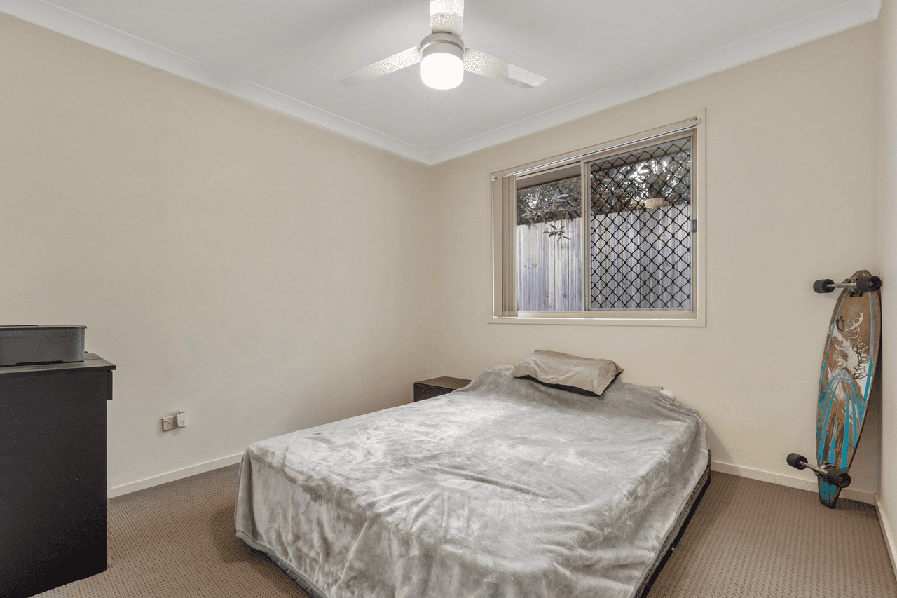 1 Barcombe Drive, BERRINBA, QLD 4117