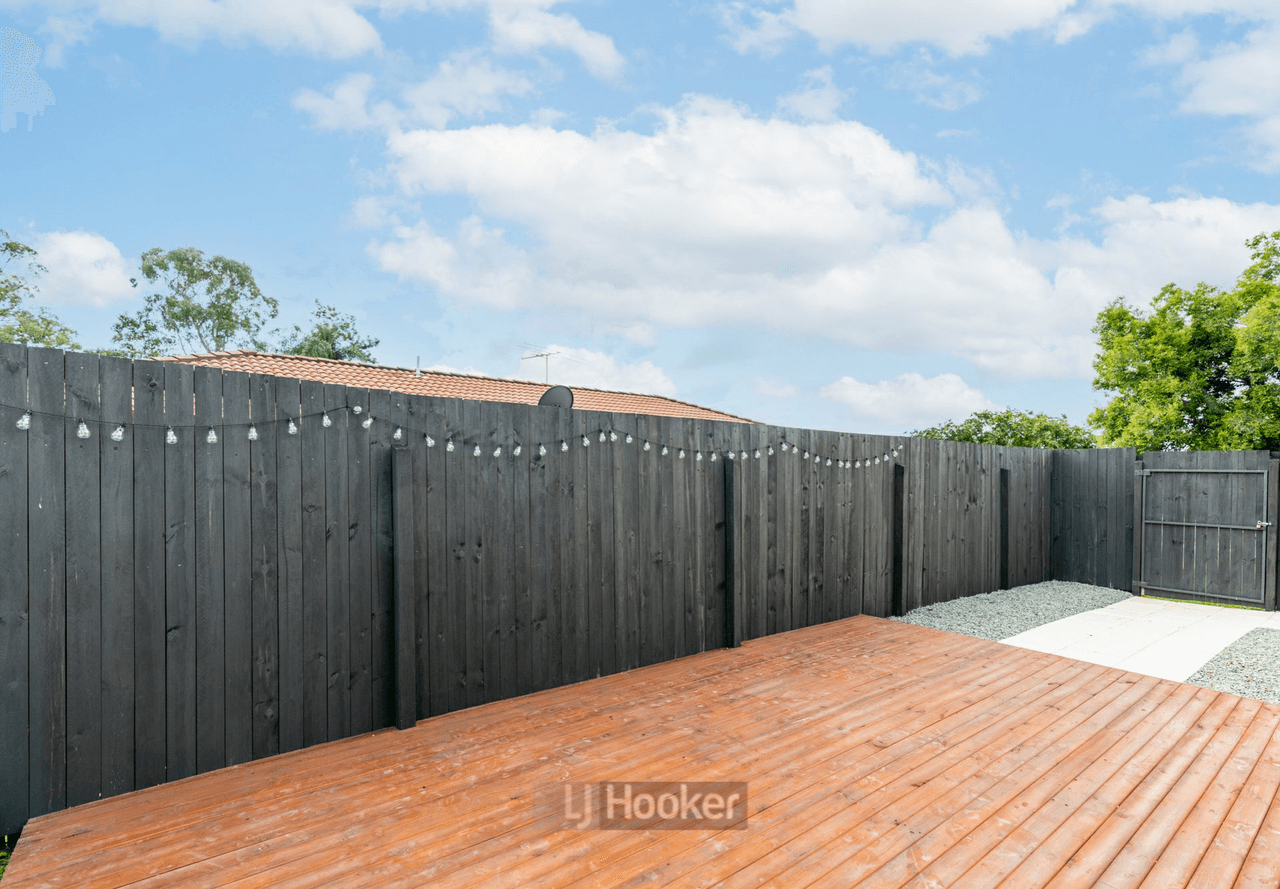 16 Venture Street, CRESTMEAD, QLD 4132